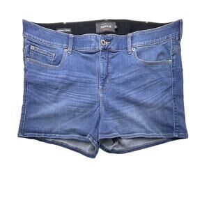 Torrid Women’s Plus Size Bombshell Skinny Jean Premium Denim Shorts Size 24
